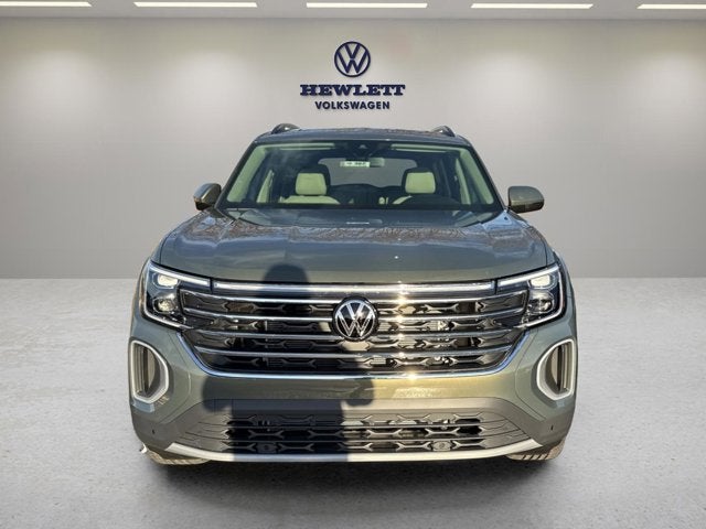 2026 Volkswagen Atlas 2.0T SE w/Technology with Captain's Chairs and Panoramic Sunroof Package
