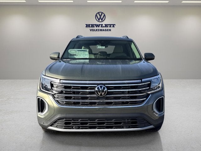 2026 Volkswagen Atlas 2.0T SE w/Technology and Panoramic Sunroof Package