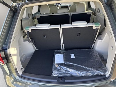 2026 Volkswagen Atlas 2.0T SE w/Technology and Panoramic Sunroof Package