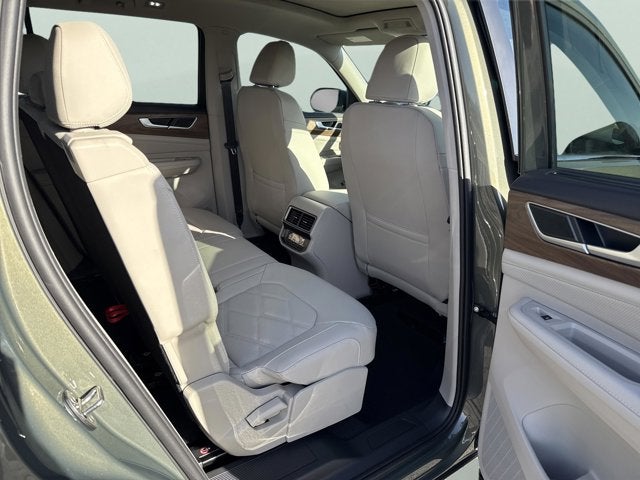 2026 Volkswagen Atlas 2.0T SE w/Technology and Panoramic Sunroof Package