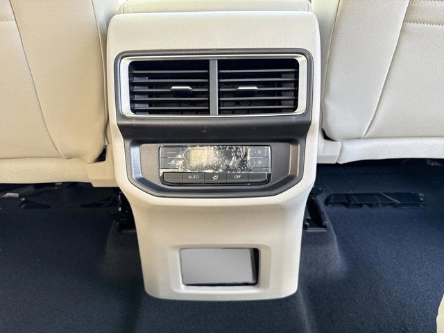 2026 Volkswagen Atlas 2.0T SE w/Technology and Panoramic Sunroof Package