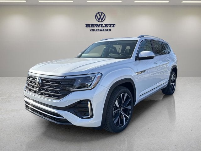 2026 Volkswagen Atlas 2.0T SE w/Technology and Panoramic Sunroof Package