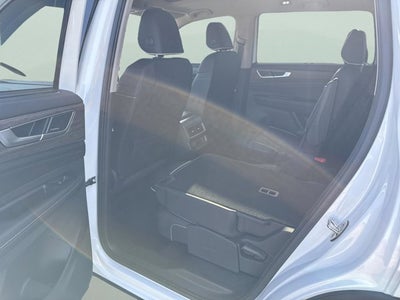 2026 Volkswagen Atlas 2.0T SE w/Technology and Panoramic Sunroof Package