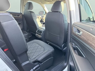 2026 Volkswagen Atlas 2.0T SE w/Technology and Panoramic Sunroof Package