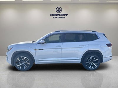 2026 Volkswagen Atlas 2.0T SE w/Technology and Panoramic Sunroof Package