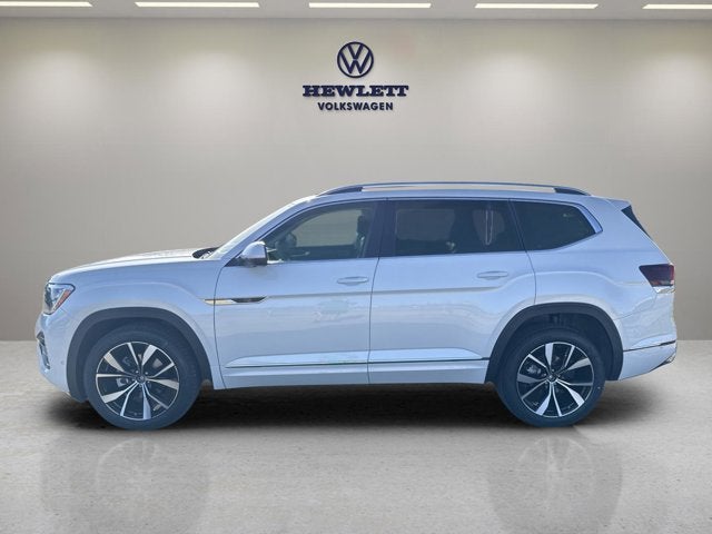 2026 Volkswagen Atlas 2.0T SE w/Technology and Panoramic Sunroof Package