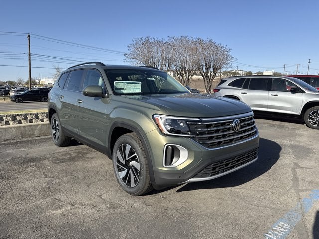 2026 Volkswagen Atlas 2.0T SE w/Technology and Panoramic Sunroof Package