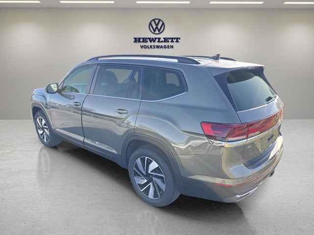 2026 Volkswagen Atlas 2.0T SE w/Technology and Panoramic Sunroof Package
