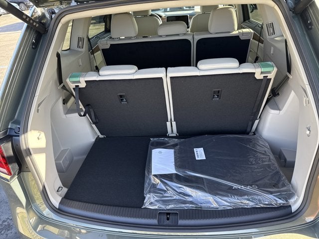 2026 Volkswagen Atlas 2.0T SE w/Technology and Panoramic Sunroof Package