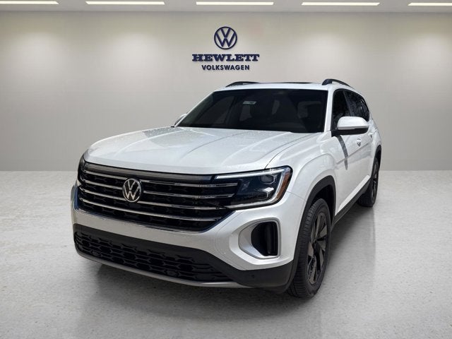 2026 Volkswagen Atlas 2.0T SE w/Technology and Panoramic Sunroof Package