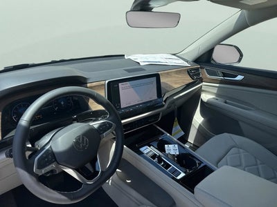 2026 Volkswagen Atlas 2.0T SE w/Technology and Panoramic Sunroof Package