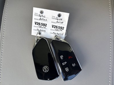 2026 Volkswagen Atlas 2.0T SE w/Technology and Panoramic Sunroof Package