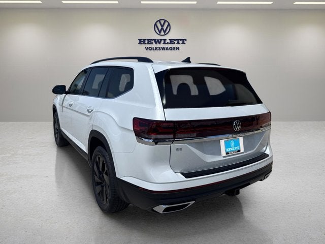 2026 Volkswagen Atlas 2.0T SE w/Technology and Panoramic Sunroof Package
