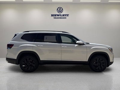 2026 Volkswagen Atlas 2.0T SE w/Technology and Panoramic Sunroof Package