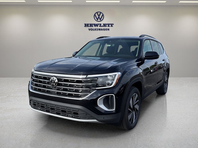 2026 Volkswagen Atlas 2.0T SE w/Technology and Panoramic Sunroof Package