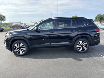 2026 Volkswagen Atlas 2.0T SE w/Technology and Panoramic Sunroof Package