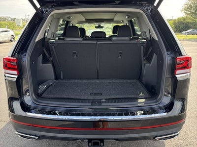 2026 Volkswagen Atlas 2.0T SE w/Technology and Panoramic Sunroof Package