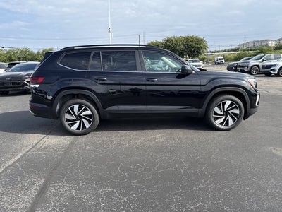 2026 Volkswagen Atlas 2.0T SE w/Technology and Panoramic Sunroof Package