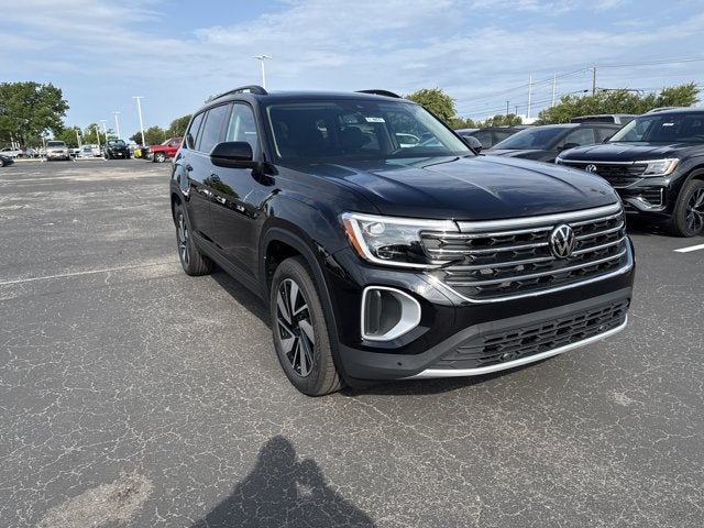 2026 Volkswagen Atlas 2.0T SE w/Technology and Panoramic Sunroof Package