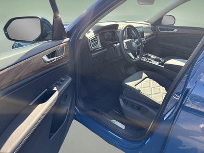 2026 Volkswagen Atlas 2.0T SE w/Technology and Panoramic Sunroof Package