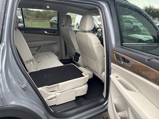 2026 Volkswagen Atlas 2.0T SE w/Technology and Panoramic Sunroof Package