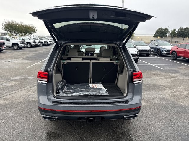 2026 Volkswagen Atlas 2.0T SE w/Technology and Panoramic Sunroof Package