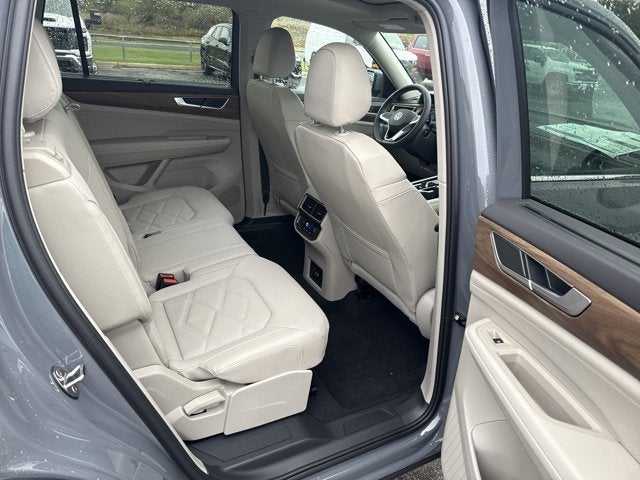 2026 Volkswagen Atlas 2.0T SE w/Technology and Panoramic Sunroof Package