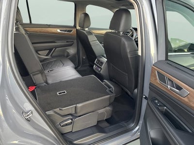 2026 Volkswagen Atlas 2.0T SE w/Technology and Panoramic Sunroof Package