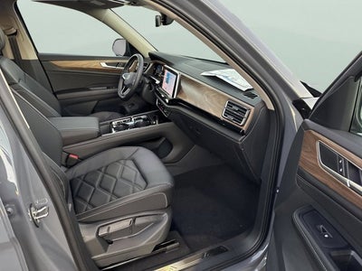 2026 Volkswagen Atlas 2.0T SE w/Technology and Panoramic Sunroof Package