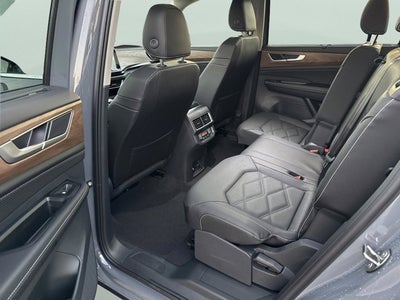 2026 Volkswagen Atlas 2.0T SE w/Technology and Panoramic Sunroof Package