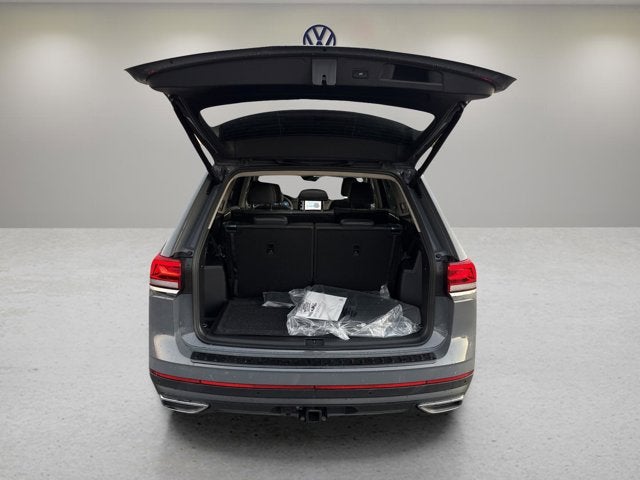 2026 Volkswagen Atlas 2.0T SE w/Technology and Panoramic Sunroof Package