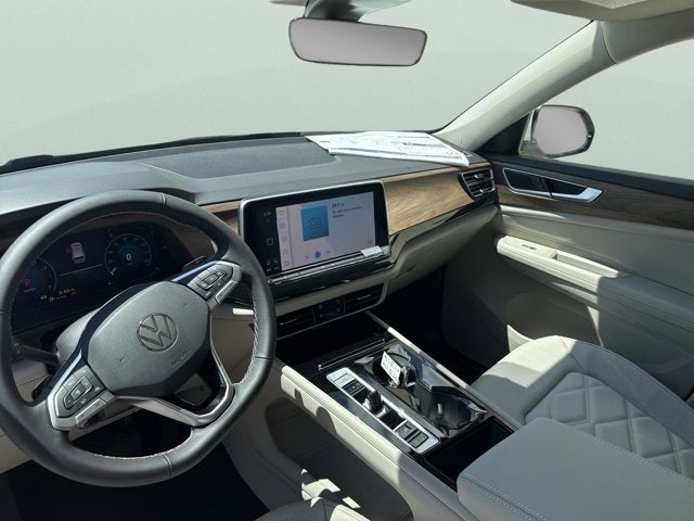 2026 Volkswagen Atlas 2.0T SE w/Technology and Panoramic Sunroof Package