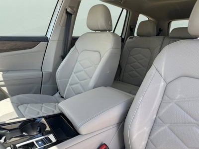 2026 Volkswagen Atlas 2.0T SE w/Technology and Panoramic Sunroof Package