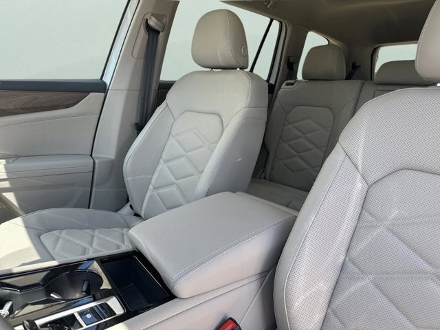 2026 Volkswagen Atlas 2.0T SE w/Technology and Panoramic Sunroof Package