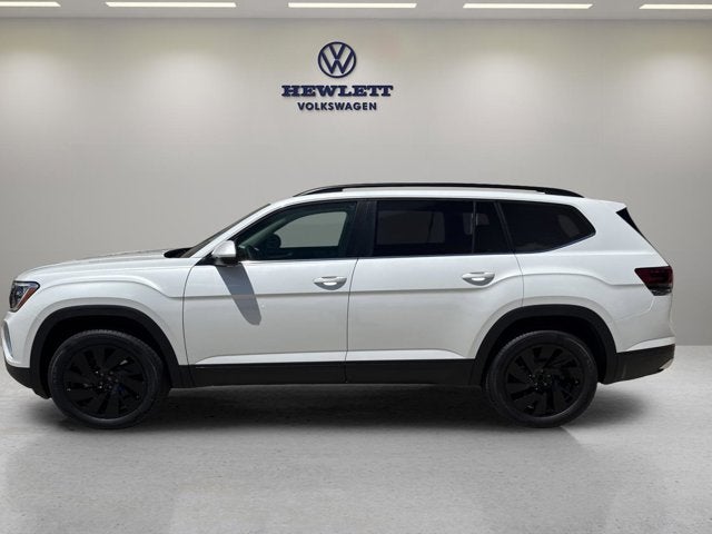 2026 Volkswagen Atlas 2.0T SE w/Technology and Panoramic Sunroof Package