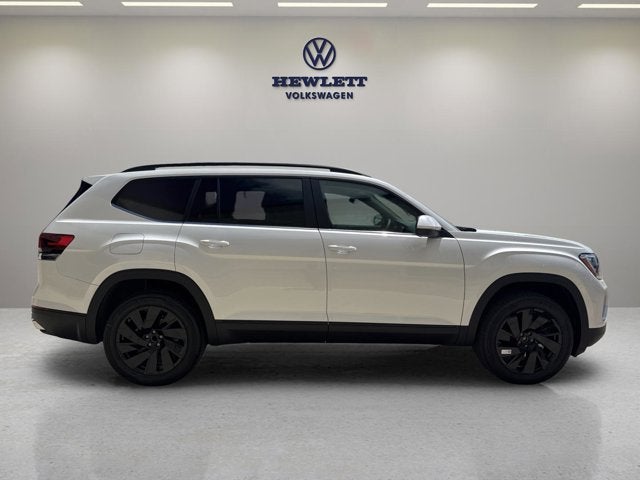 2026 Volkswagen Atlas 2.0T SE w/Technology and Panoramic Sunroof Package