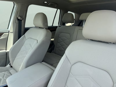 2026 Volkswagen Atlas 2.0T SE w/Technology and Panoramic Sunroof Package