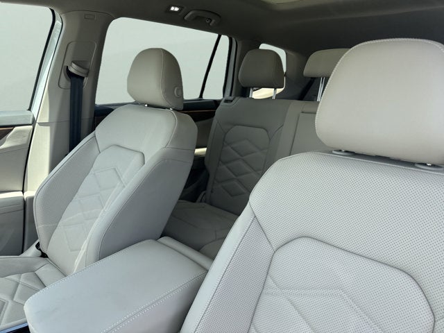 2026 Volkswagen Atlas 2.0T SE w/Technology and Panoramic Sunroof Package