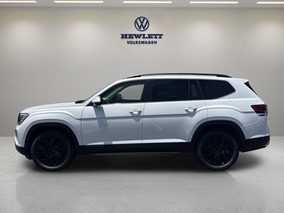2026 Volkswagen Atlas 2.0T SE w/Technology and Panoramic Sunroof Package