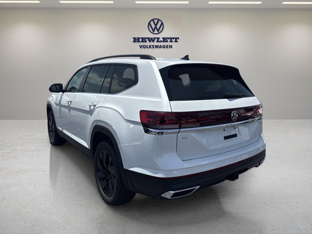 2026 Volkswagen Atlas 2.0T SE w/Technology and Panoramic Sunroof Package
