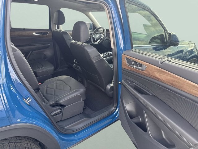 2026 Volkswagen Atlas 2.0T SE w/Technology with Captain's Chairs and Panoramic Sunroof Package