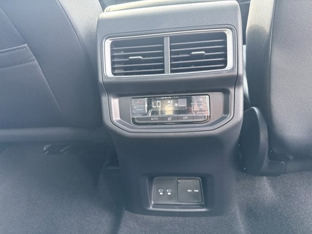 2026 Volkswagen Atlas 2.0T SE w/Technology with Captain's Chairs and Panoramic Sunroof Package