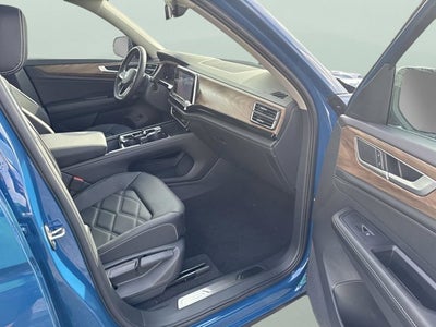 2026 Volkswagen Atlas 2.0T SE w/Technology with Captain's Chairs and Panoramic Sunroof Package