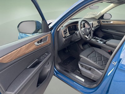 2026 Volkswagen Atlas 2.0T SE w/Technology with Captain's Chairs and Panoramic Sunroof Package