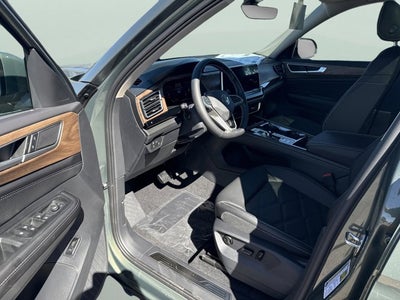 2026 Volkswagen Atlas 2.0T SE w/Technology and Panoramic Sunroof Package