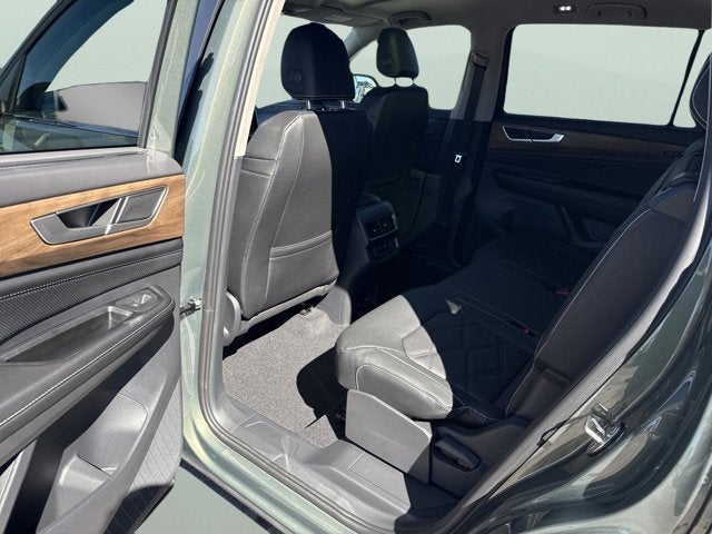 2026 Volkswagen Atlas 2.0T SE w/Technology and Panoramic Sunroof Package