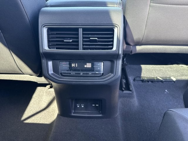 2026 Volkswagen Atlas 2.0T SE w/Technology and Panoramic Sunroof Package