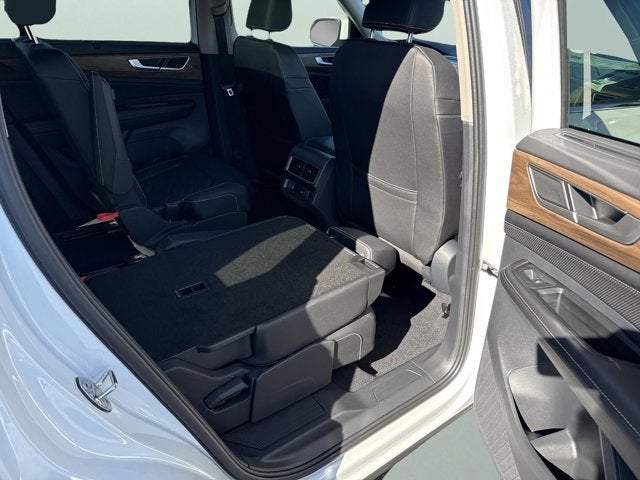 2026 Volkswagen Atlas 2.0T SE w/Technology with Captain's Chairs and Panoramic Sunroof Package