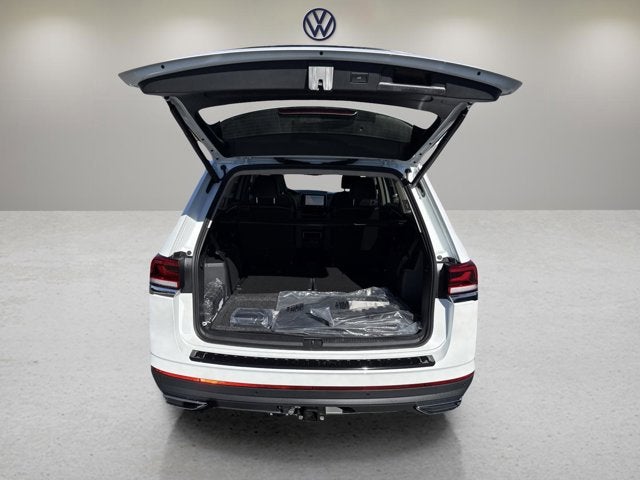 2026 Volkswagen Atlas 2.0T SE w/Technology with Captain's Chairs and Panoramic Sunroof Package