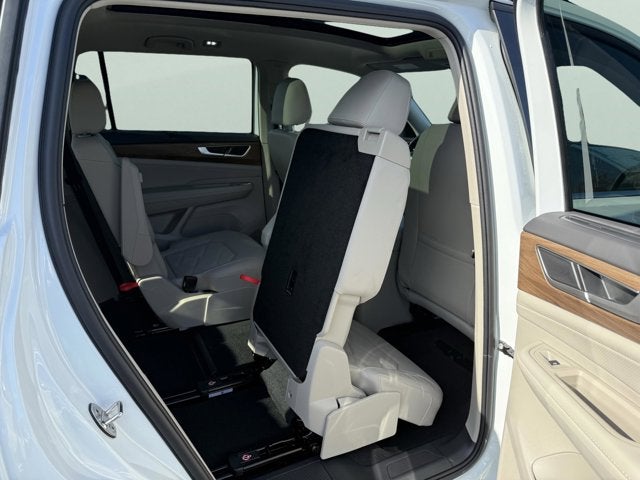 2026 Volkswagen Atlas 2.0T SE w/Technology with Captain's Chairs and Panoramic Sunroof Package